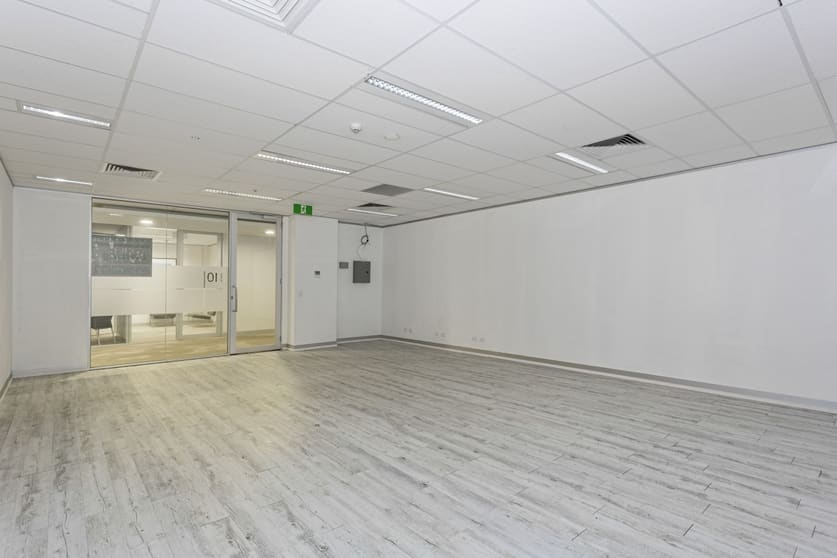 310/120 Bay Street Port Melbourne VIC 3207 - Image 2
