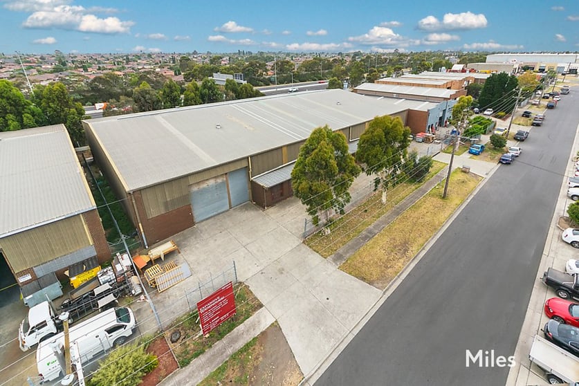 Click to view all images 48-52 Lipton Drive Thomastown VIC 3074 - Image 1