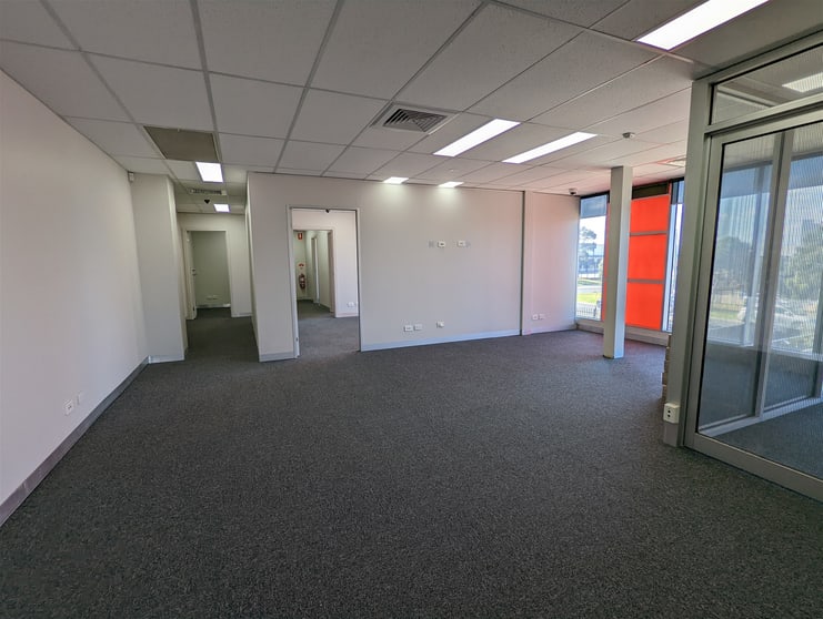 Click to view all images 7/4 Norwest Avenue Laverton North VIC 3026 - Image 3