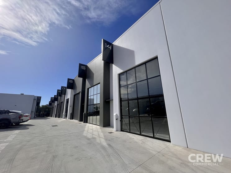 Click to view all images 14/2 Case Street Southport QLD 4215 - Image 3