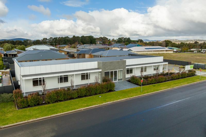 Click to view all images 24 Telopea Way Orange NSW 2800 - Image 2
