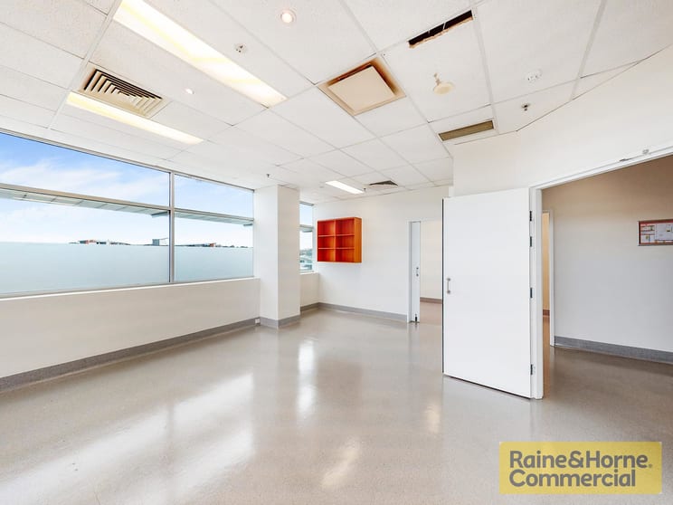 Click to view all images 17/956 Gympie Road Chermside QLD 4032 - Image 2