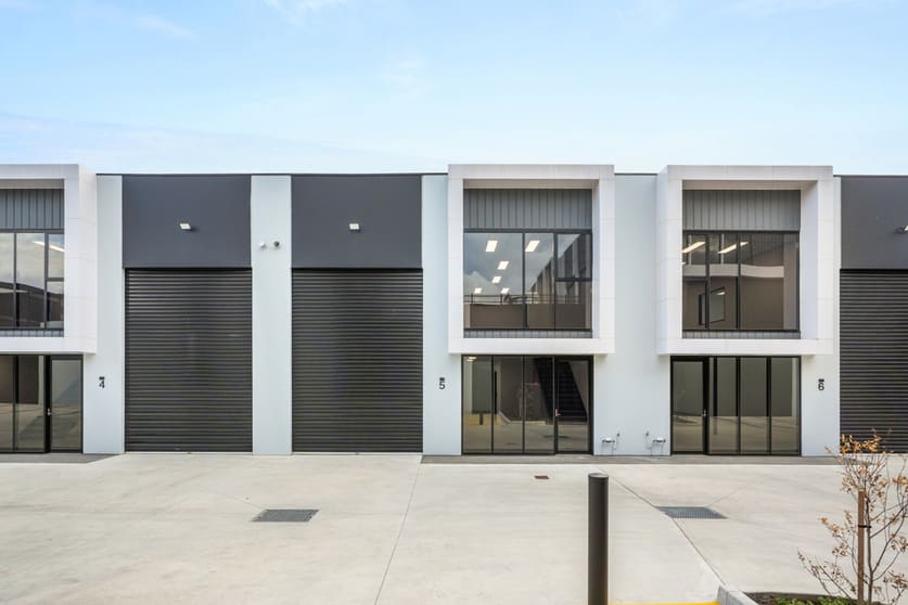 Click to view all images 31 Franklyn Street Huntingdale VIC 3166 - Image 3