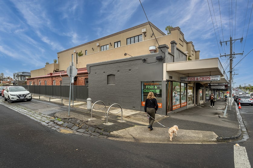 Click to view all images 289 Buckley Street Essendon VIC 3040 - Image 3