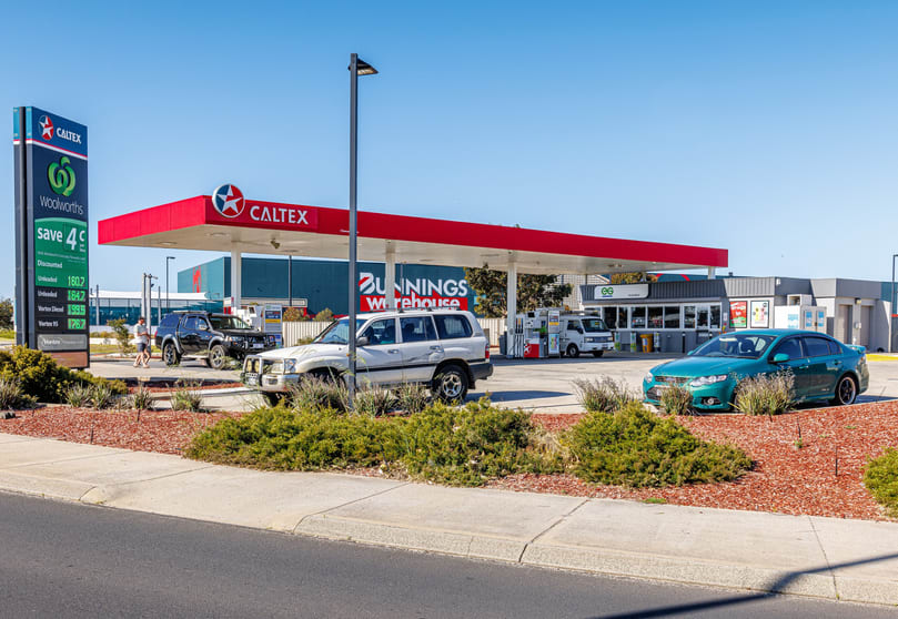 EG Group Woolworths Caltex Australind, 25 Grand Entrance Australind WA 6233 - Image 1
