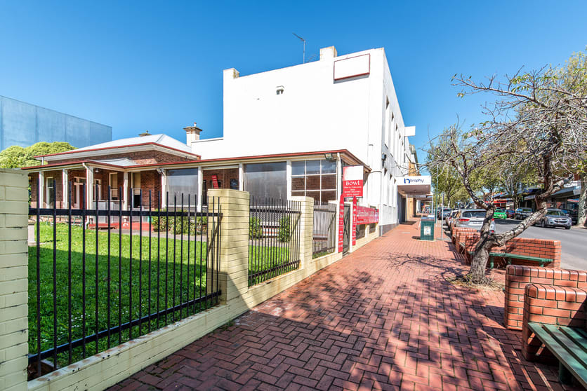 Click to view all images 100 Thompson Street Hamilton VIC 3300 - Image 2