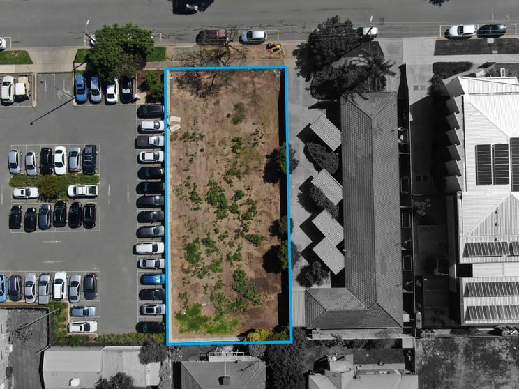 Click to view all images 8 Ashenden.. Street Shepparton VIC 3630 - Image 3