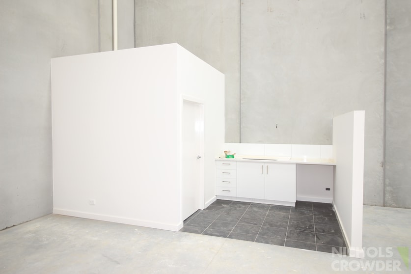 Click to view all images 19/22 Watt Road Mornington VIC 3931 - Image 3