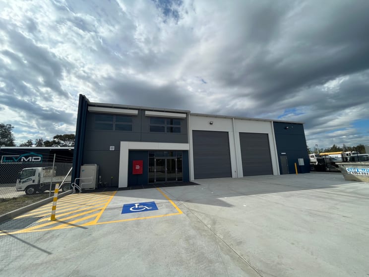 Click to view all images 18 Cobbans Close Beresfield NSW 2322 - Image 1