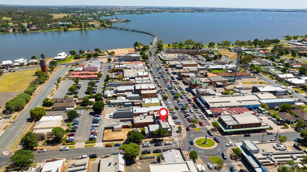 Click to view all images 53 Belmore Street Yarrawonga VIC 3730 - Image 2