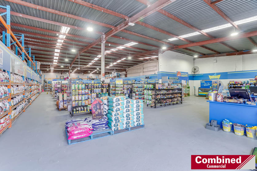 Click to view all images 60 Blaxland Road Campbelltown NSW 2560 - Image 3