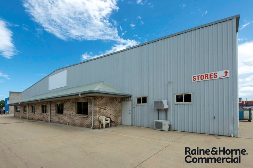 Click to view all images 42-44 John Vella Drive Paget QLD 4740 - Image 1
