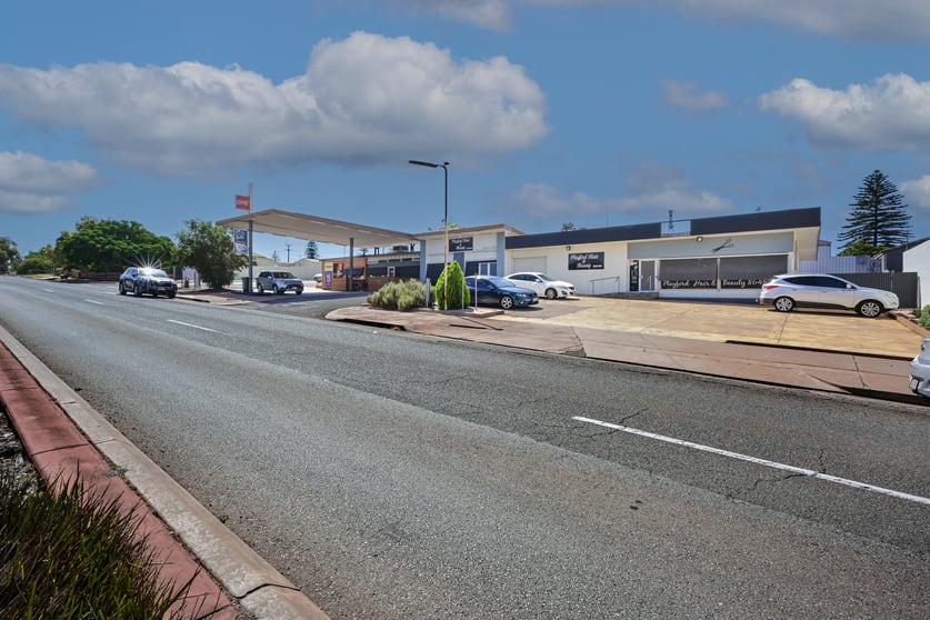 Click to view all images 30-34 Playford Avenue Whyalla SA 5600 - Image 1