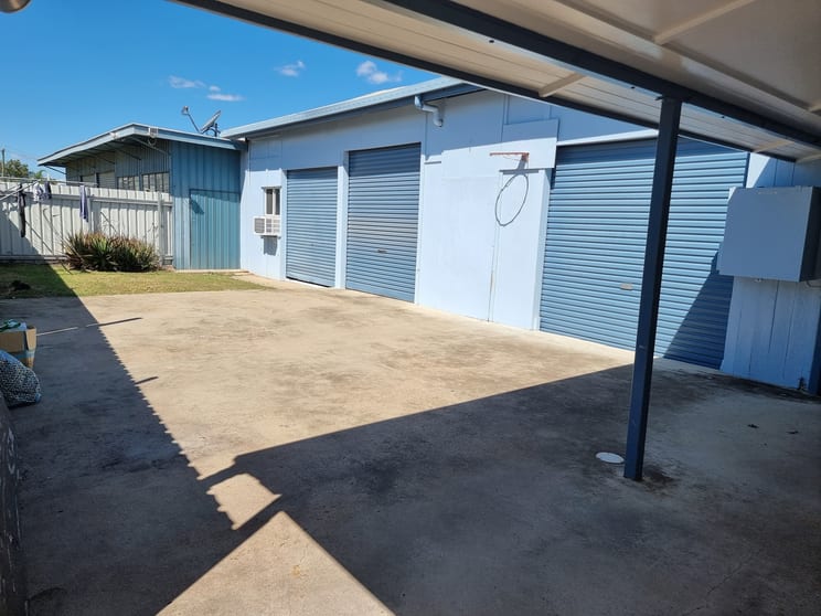 Click to view all images 25 Rutherford St Monto QLD 4630 - Image 3