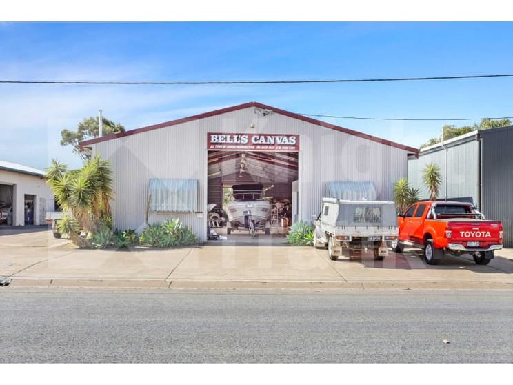 Click to view all images Whole of the property/46 Knight Street Park Avenue QLD 4701 - Image 1