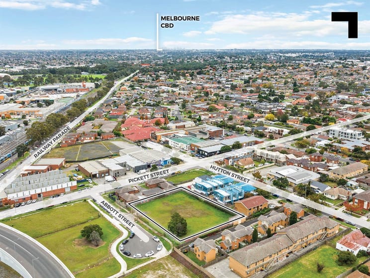 Click to view all images 7 Abbott Street Dandenong VIC 3175 - Image 2