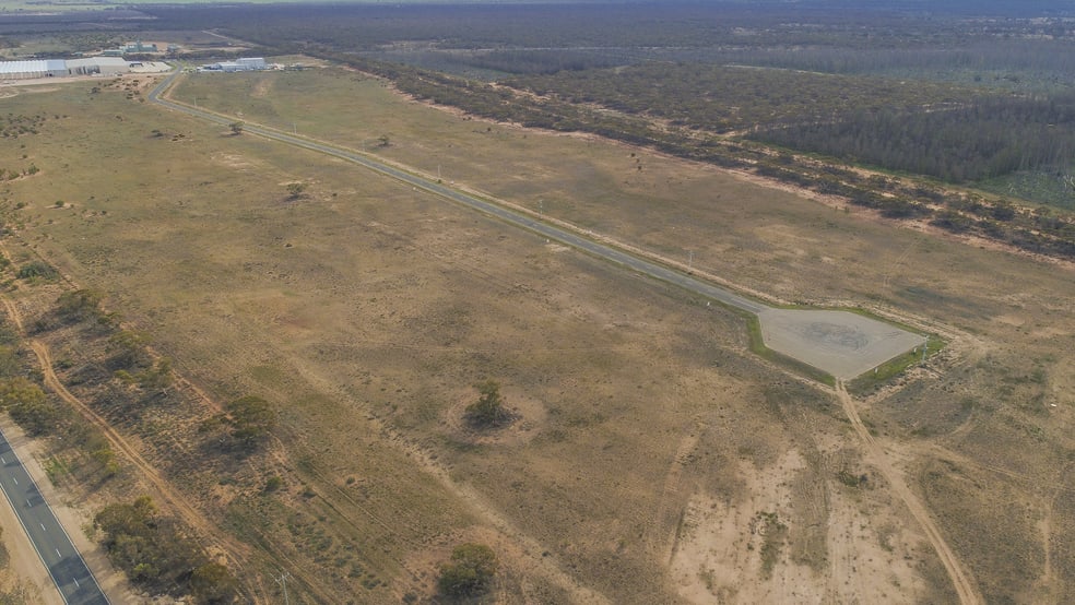 Click to view all images 14 Greentek Court Koorlong VIC 3501 - Image 3