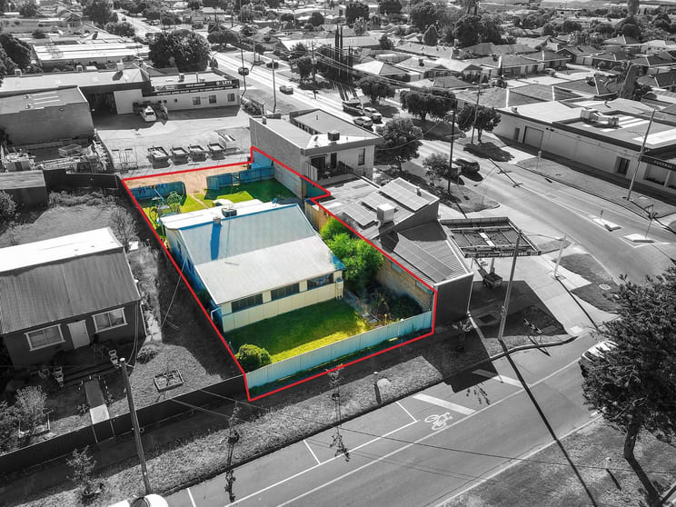 Click to view all images 194 Eleventh Street Mildura VIC 3500 - Image 1
