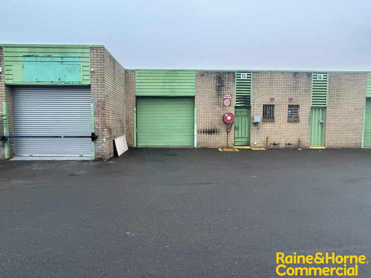 Click to view all images Unit 17B/4 Louise Avenue Ingleburn NSW 2565 - Image 3