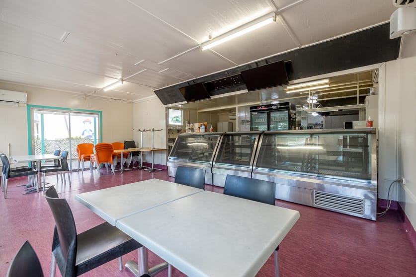 169 Oak Street Barcaldine QLD 4725 - Image 2