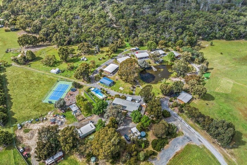 Click to view all images 2103 Grampians Road Halls Gap VIC 3381 - Image 2