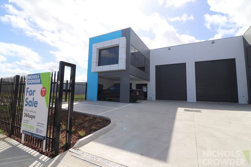 Click to view all images 1/4 Hampden Road Cranbourne West VIC 3977 - Image 2