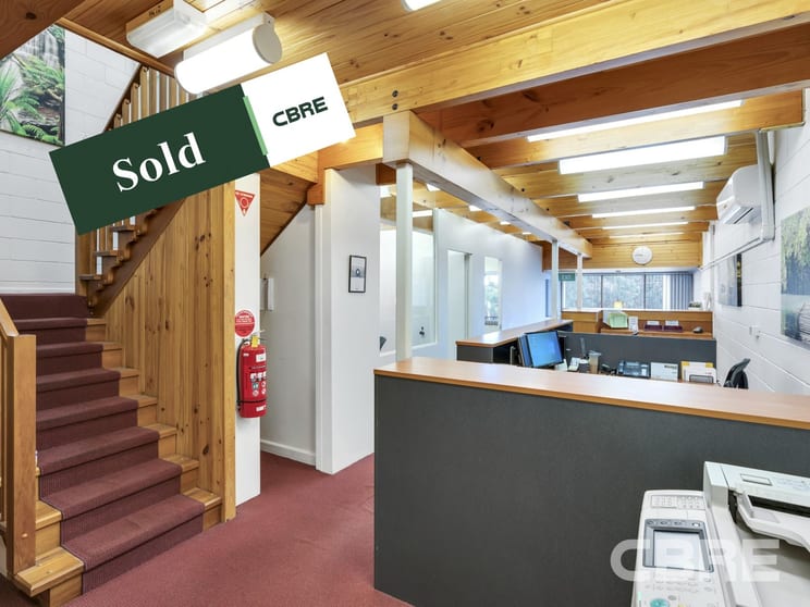 Click to view all images 184 Mt Dandenong Road Ringwood East VIC 3135 - Image 3