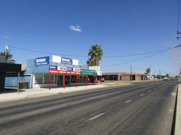 15 Mackenzie Street Blackwater QLD 4717 - Image 2