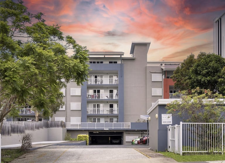 Click to view all images Macgregor QLD 4109 - Image 2