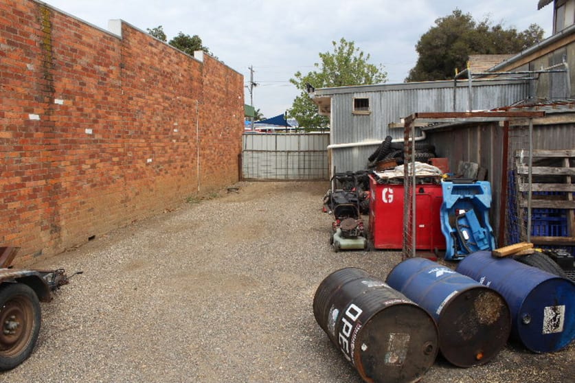 Click to view all images 322-324 York Street Sale VIC 3850 - Image 3