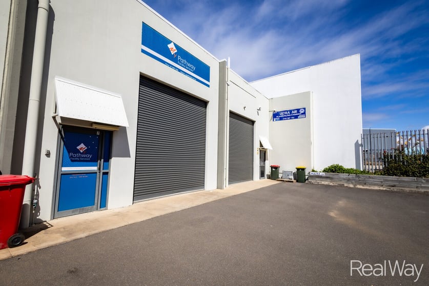 Click to view all images 7/3 Inglis Court Svensson Heights QLD 4670 - Image 2