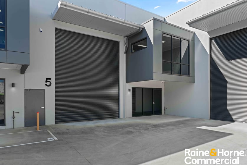 Unit 5/21 Concorde Way Bomaderry NSW 2541 - Image 1