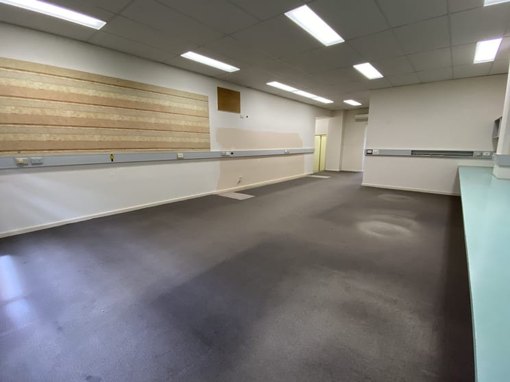 Click to view all images 33-35 Martin Place Glen Waverley VIC 3150 - Image 3