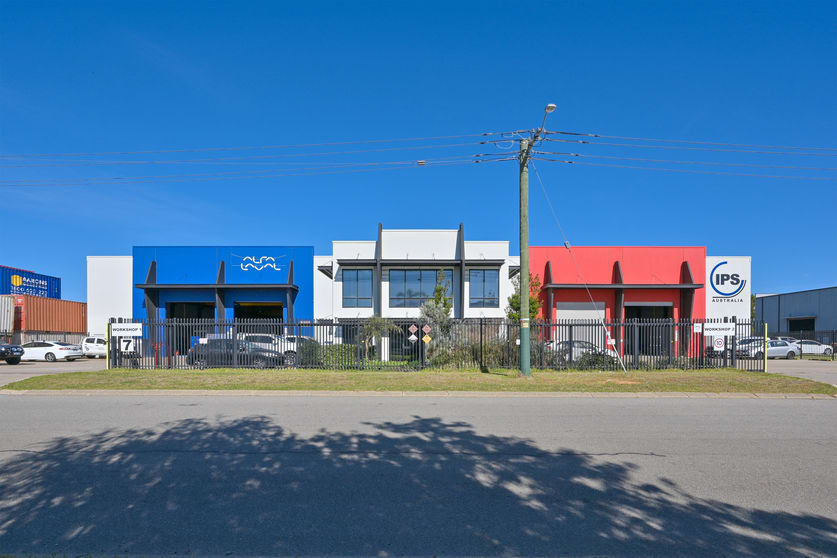Click to view all images 7 Thorpe Way Kwinana Beach WA 6167 - Image 1