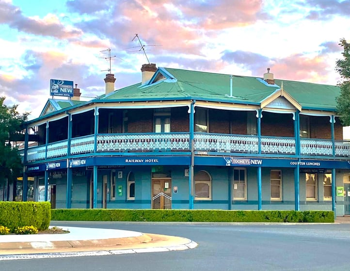 Click to view all images 134-136 Hoskins Street Temora NSW 2666 - Image 1