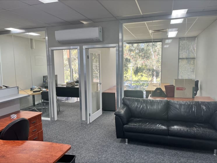 Click to view all images D8/758 Blackburn Road Clayton VIC 3168 - Image 2