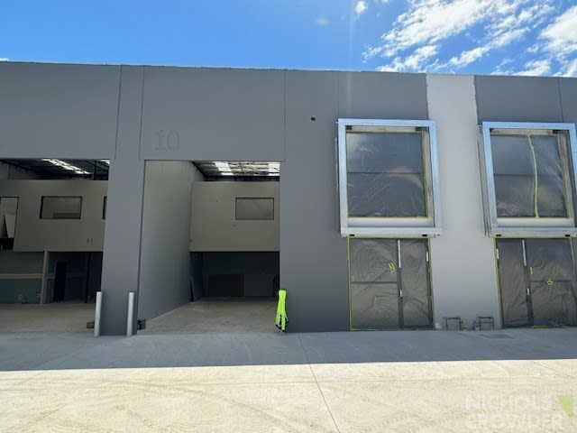Click to view all images 4/14-16 Concord Crescent Carrum Downs VIC 3201 - Image 3