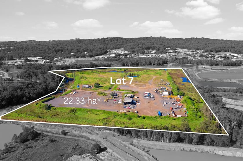 Click to view all images 1 Leafy Lane Chevallum QLD 4555 - Image 2