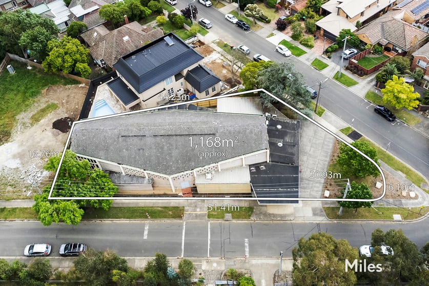 Click to view all images 56 Wilfred Road Ivanhoe East VIC 3079 - Image 2