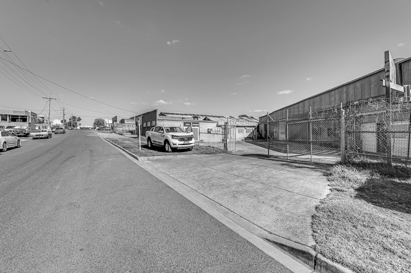 Click to view all images 27 Central Avenue Sunshine VIC 3020 - Image 2