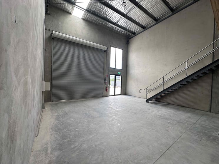 Click to view all images 2/10 Strong Street Baringa QLD 4551 - Image 3