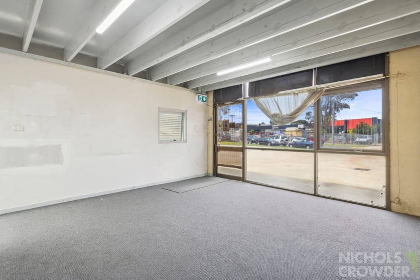 Click to view all images 2/28 Concord Crescent Carrum Downs VIC 3201 - Image 3
