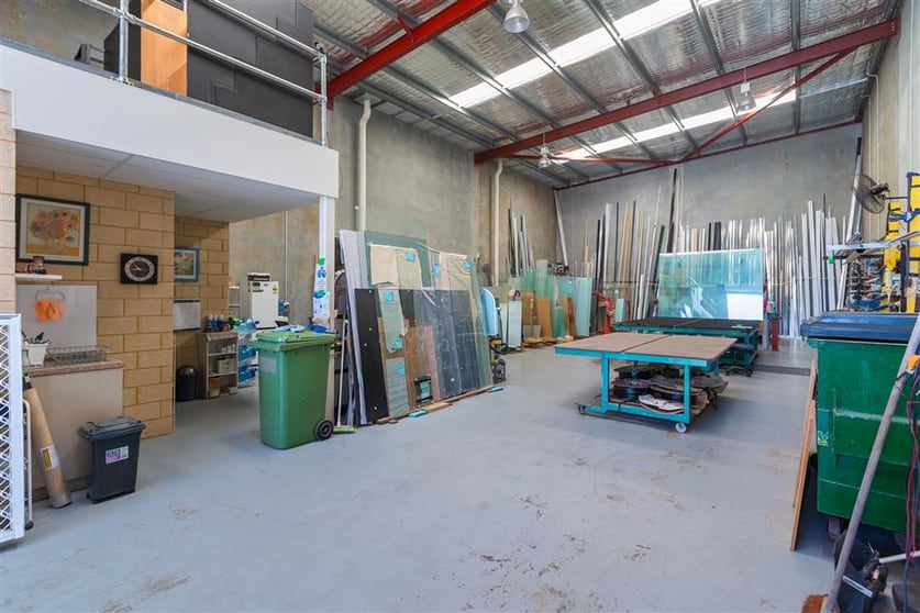 Click to view all images 2/35 Mordaunt Circuit Canning Vale WA 6155 - Image 3
