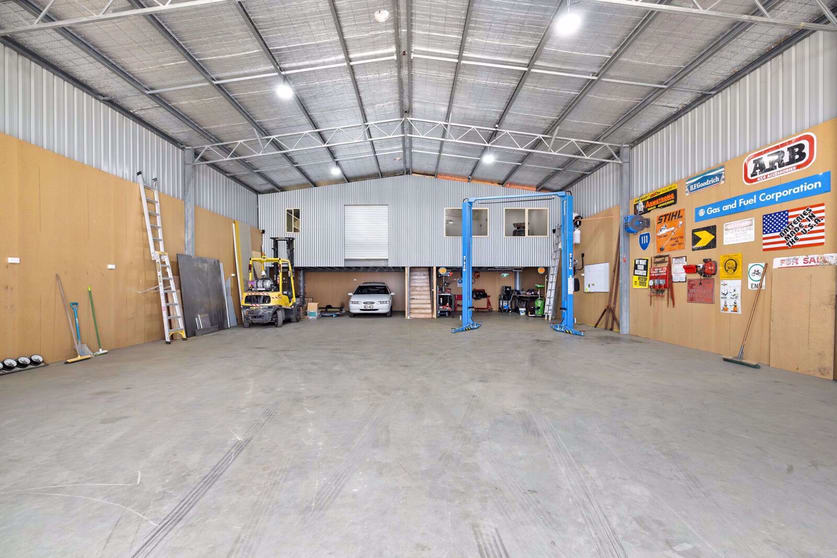 Click to view all images 3/3 Grandlee Drive Wendouree VIC 3355 - Image 3