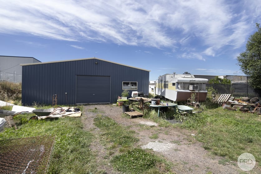 Click to view all images 117 Elsworth Street East Canadian VIC 3350 - Image 1
