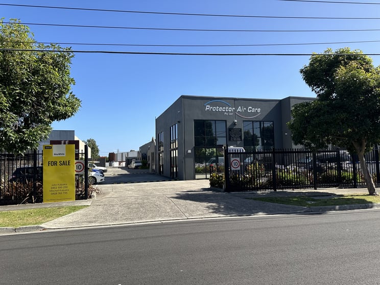 6/11 Macquarie Drive Thomastown VIC 3074 - Image 1