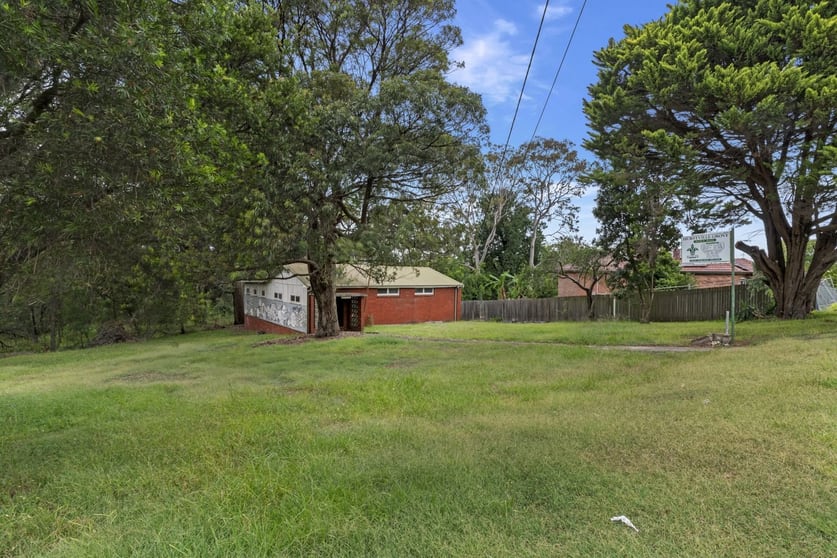 Click to view all images 4 East Crescent Hurstville Grove NSW 2220 - Image 1