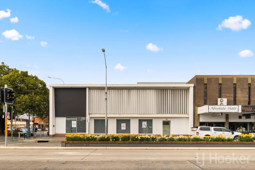 Click to view all images 90 Monaro Street Queanbeyan NSW 2620 - Image 2