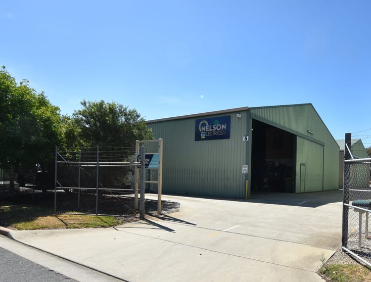 Click to view all images 5/986 Carcoola Street North Albury NSW 2640 - Image 1