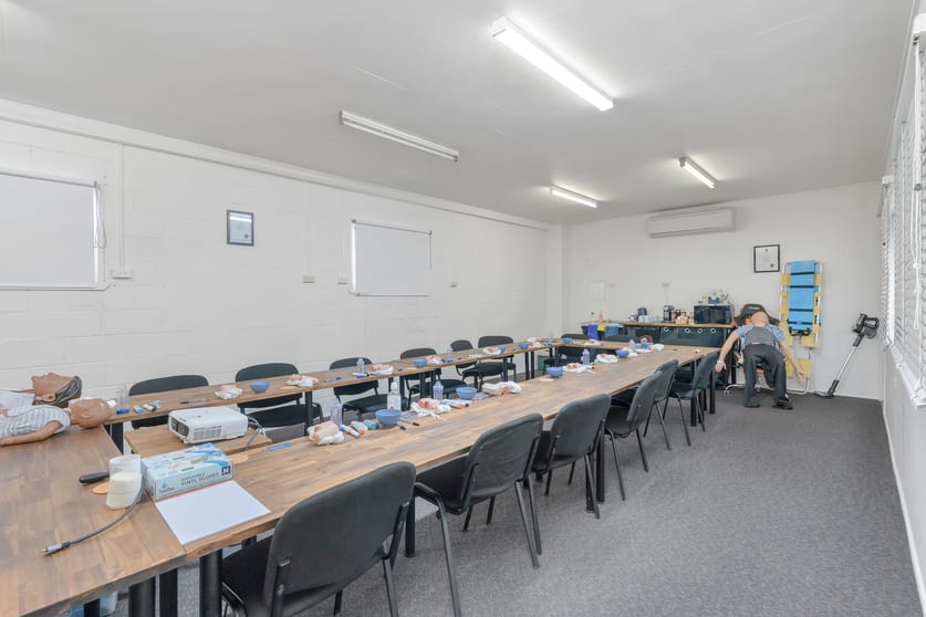 Click to view all images Multi-tenanted Investment/52 Egerton Street Emerald QLD 4720 - Image 3